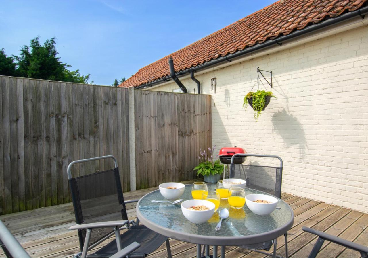 Farriers Cottage Blofield Exterior photo